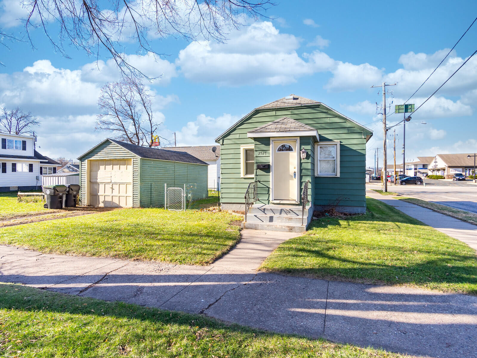Property Photo:  2527 Wood St  WI 54603 
