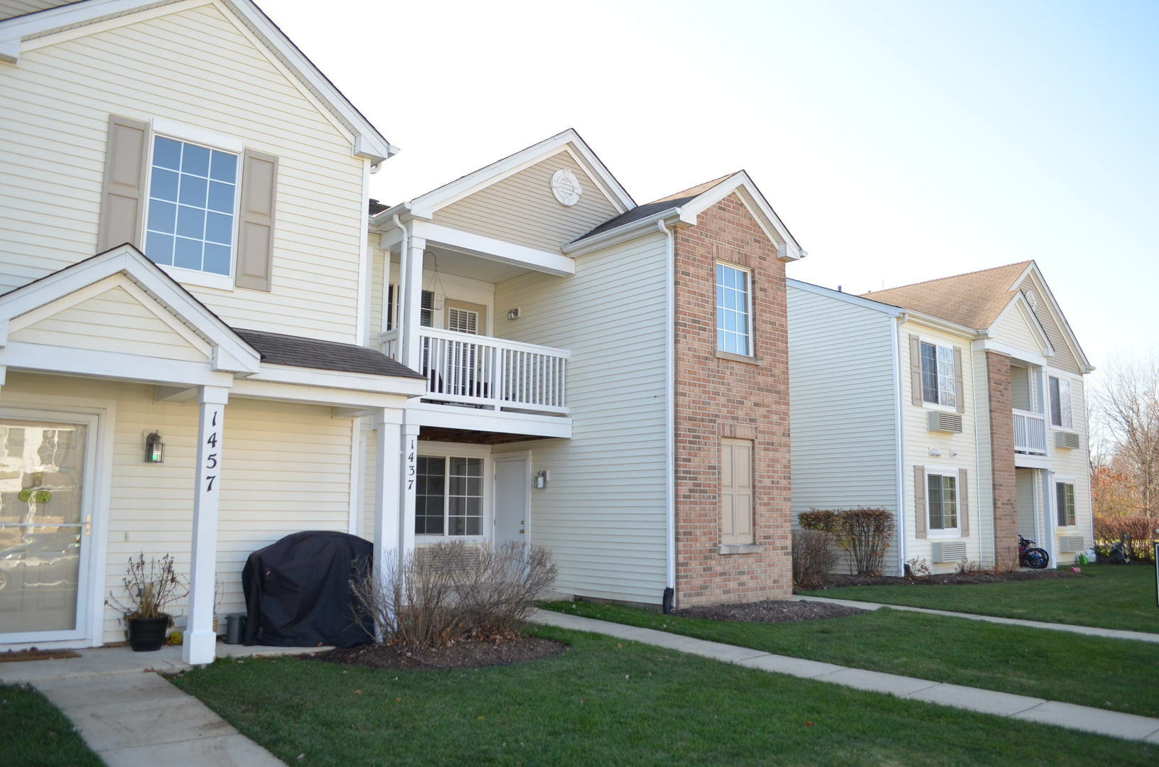 Property Photo: 1437 McClure Road 1437 IL 60505
