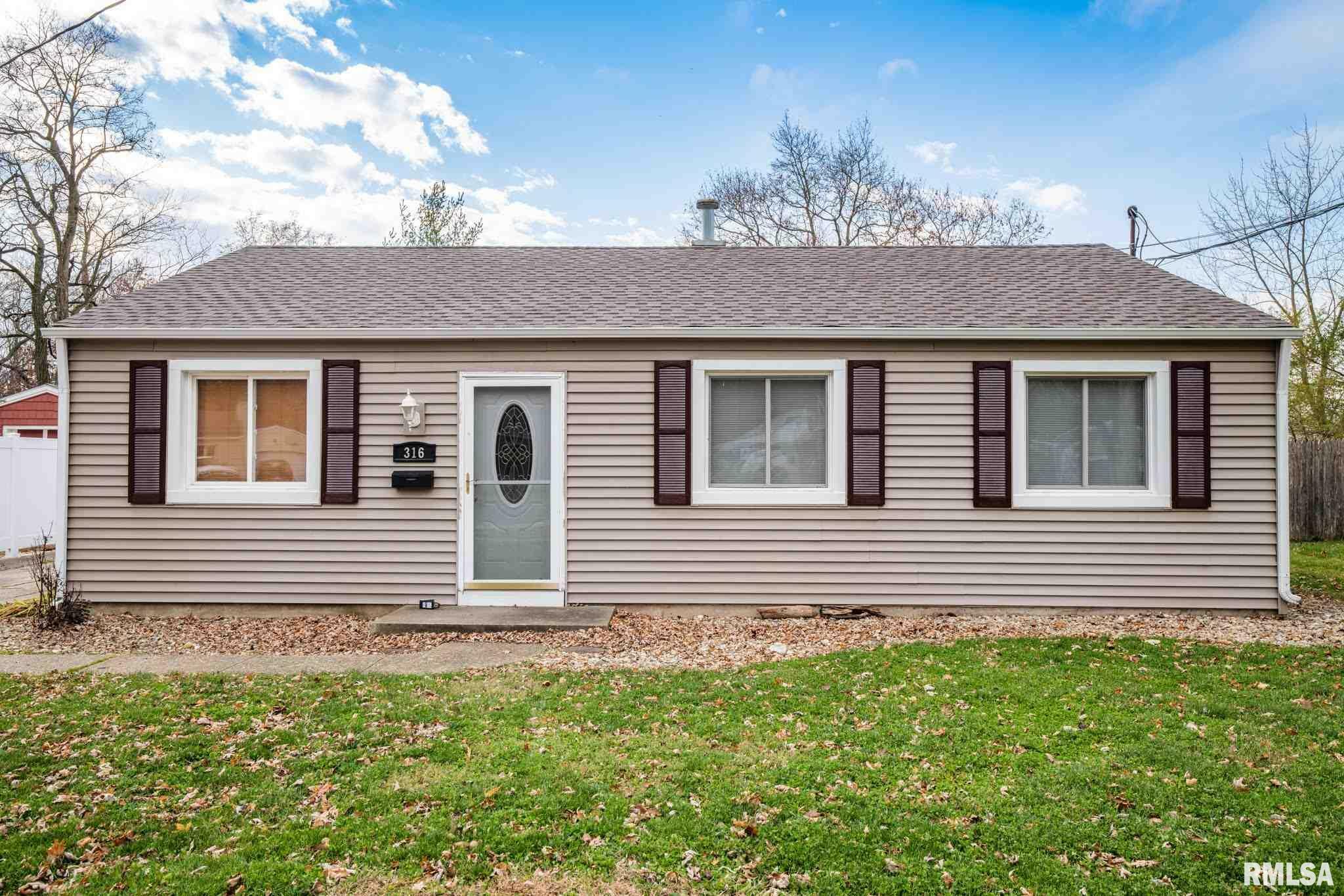 Property Photo:  316 St Clair  IL 61554 