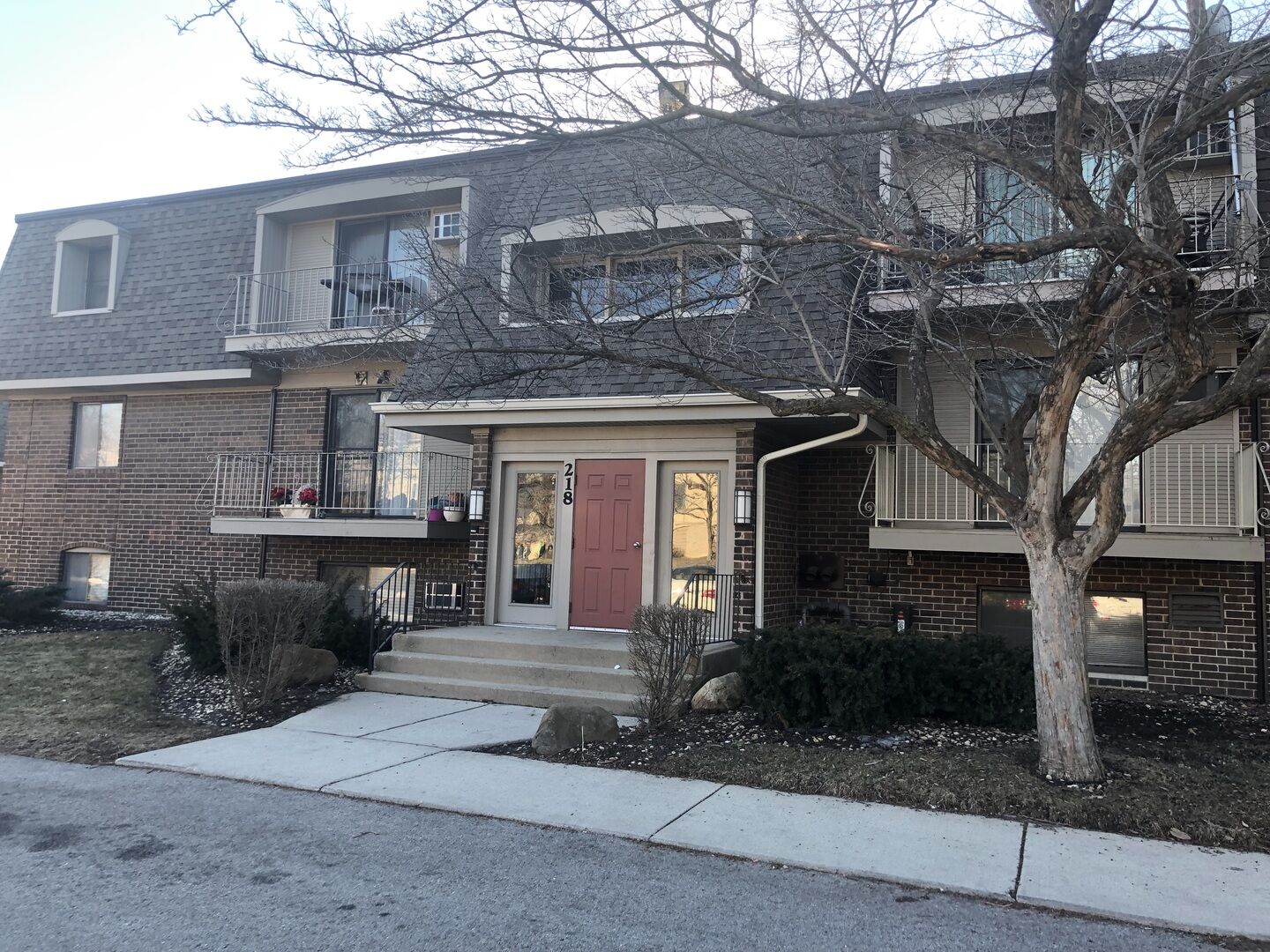 Property Photo: 218 E Bailey Road F IL 60565