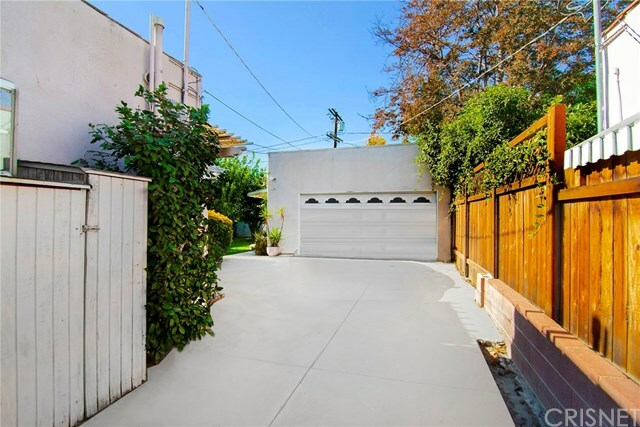 Property Photo:  5709 Beck Avenue  CA 91601 