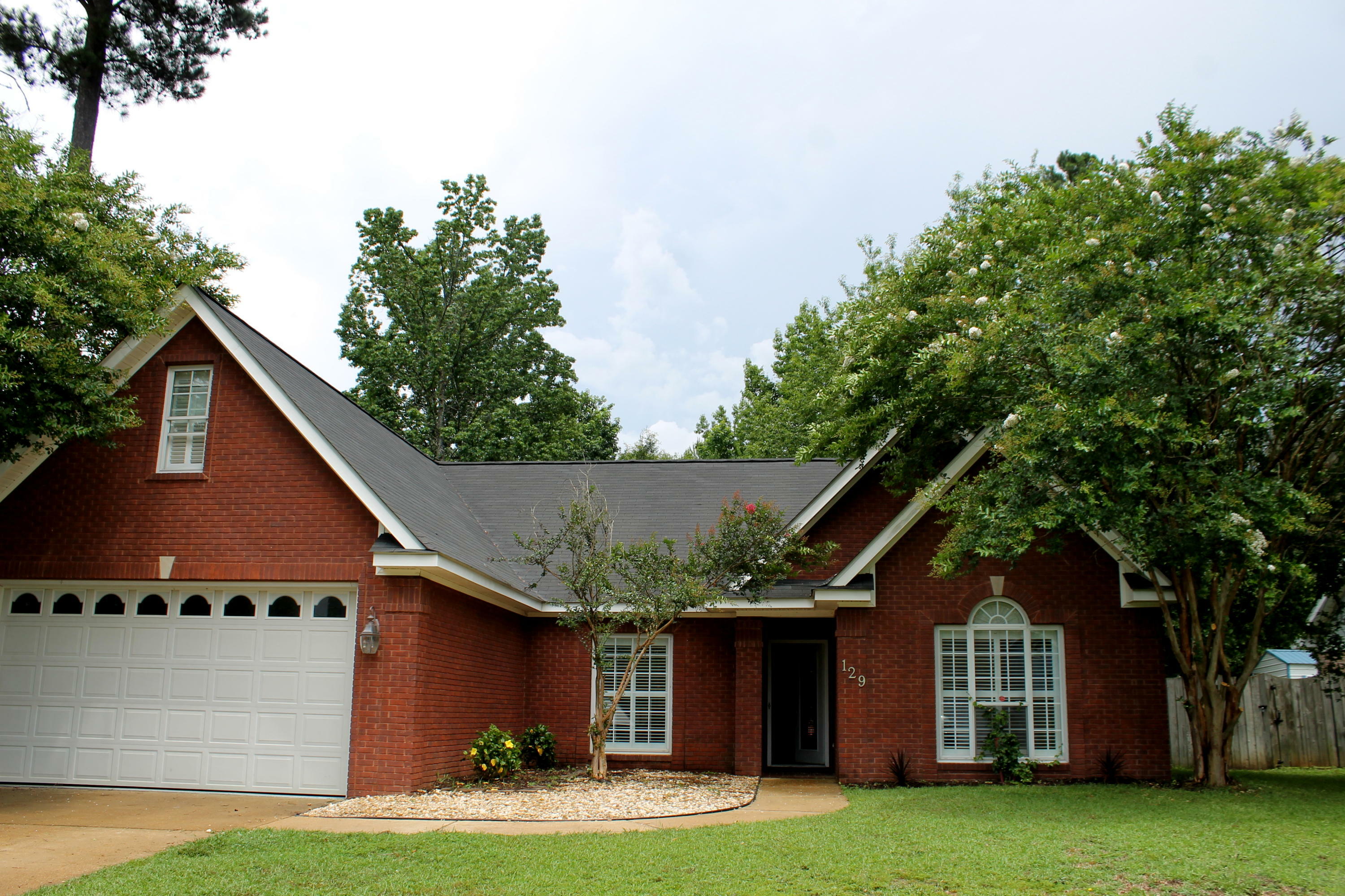 Property Photo:  129 Drake Circle  MS 39702 