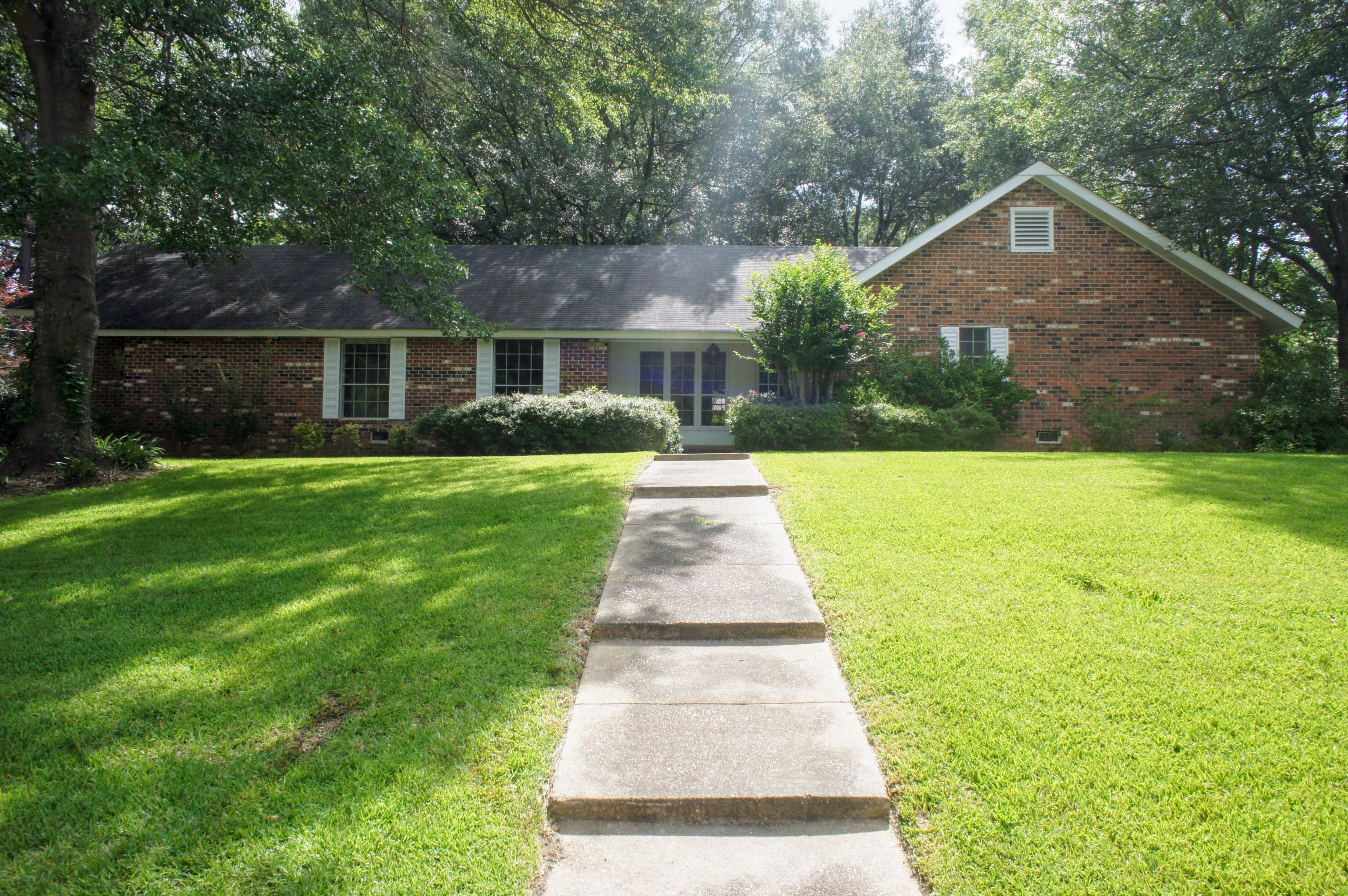 303 Briarwick Dr  Starkville MS 39759 photo