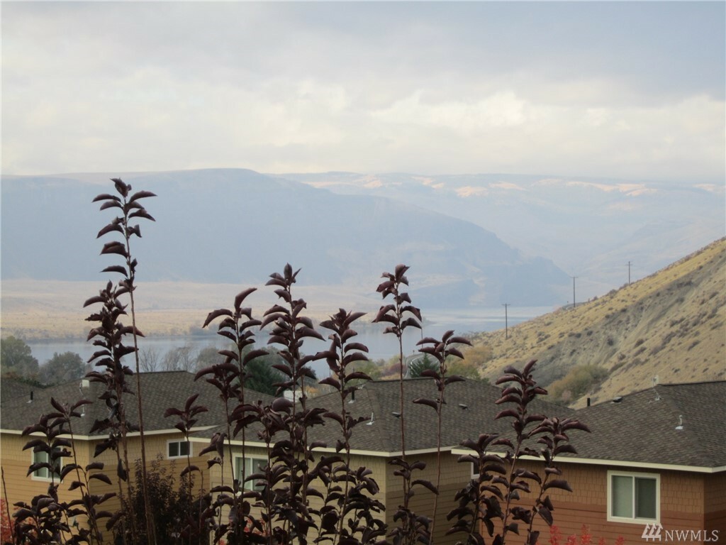 Property Photo:  9240 Red Cliff Dr NW B65  WA 98848 