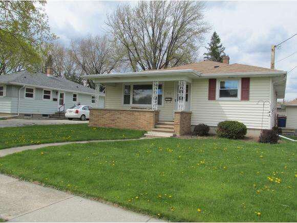 Property Photo: 928 Lincoln St WI 54952-2516