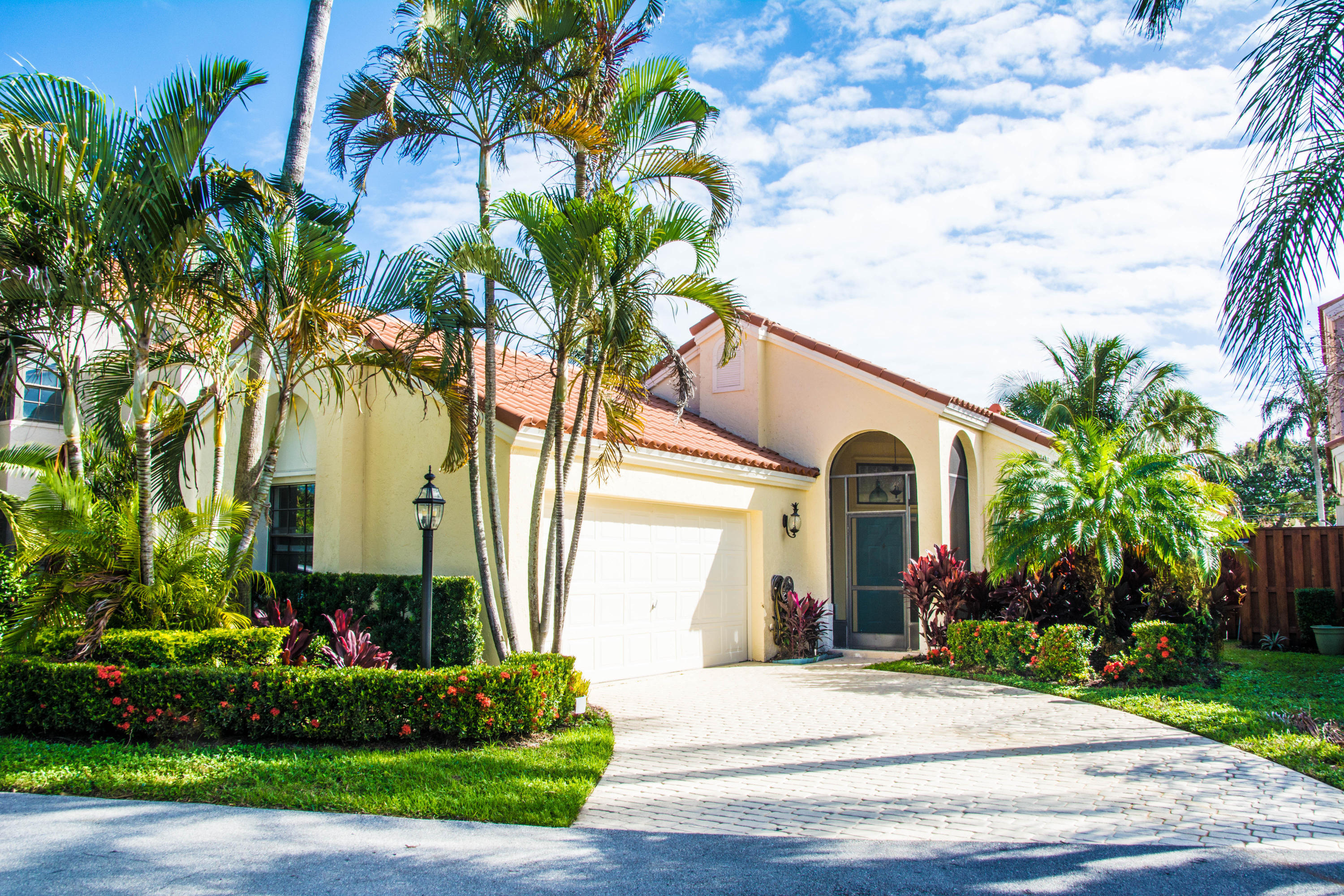 Property Photo: 13238 St Tropez Circle FL 33410