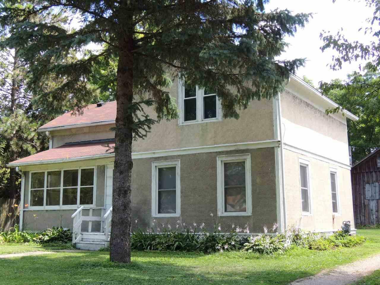 Property Photo:  313 Pleasant St  WI 53525 