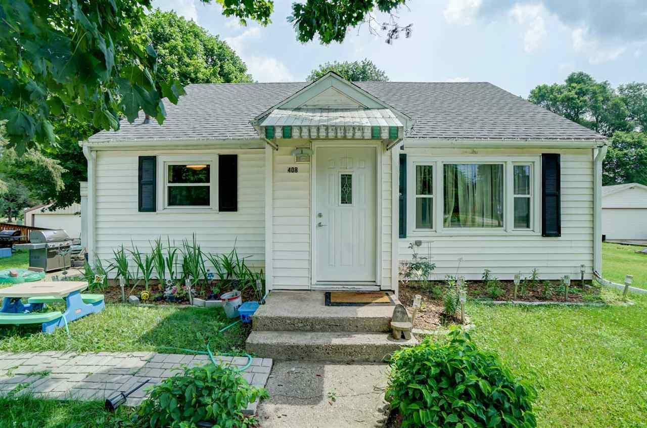 Property Photo:  408 Oak St  WI 53503 