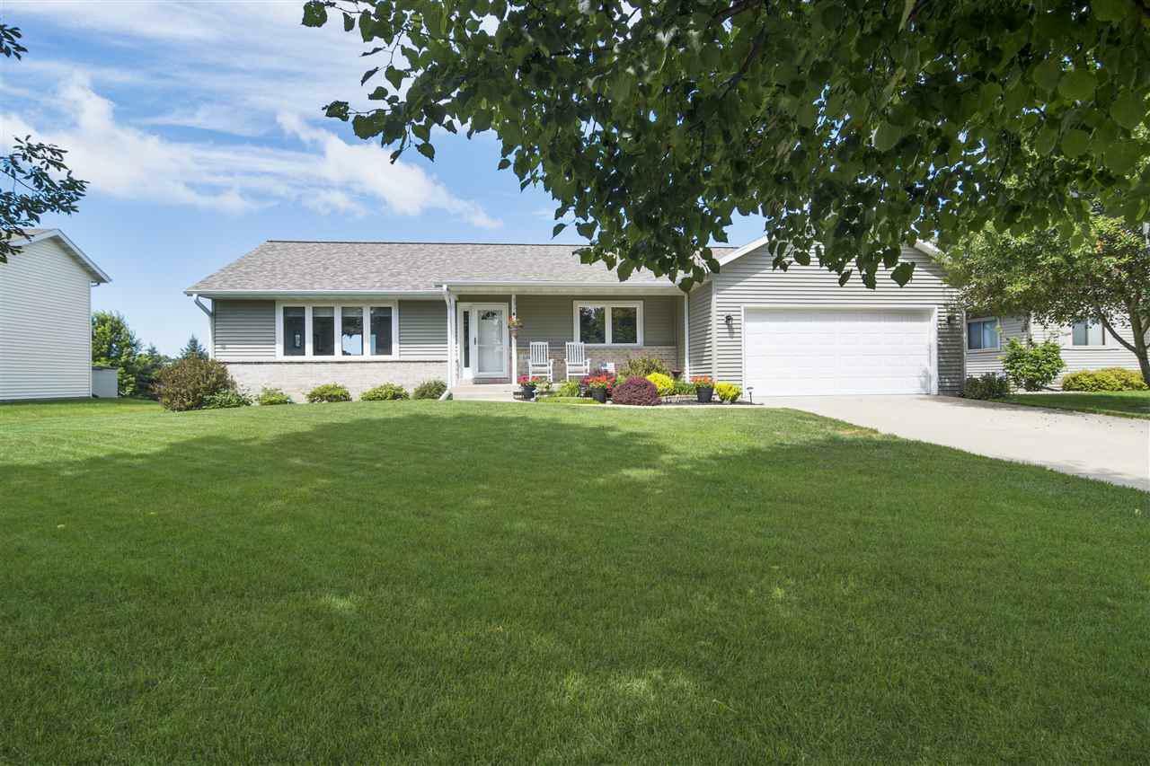 Property Photo:  606 Tanglewood Dr  WI 53532 