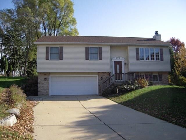 9 Waywood Circle  Madison WI 53704 photo