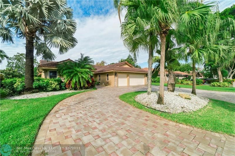 Property Photo: 1362 NW 97th Ter FL 33071