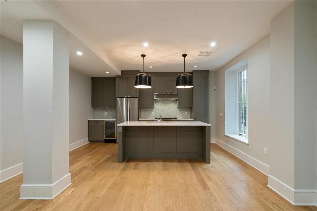 Property Photo:  160 Mercer St 101  NJ 07302 