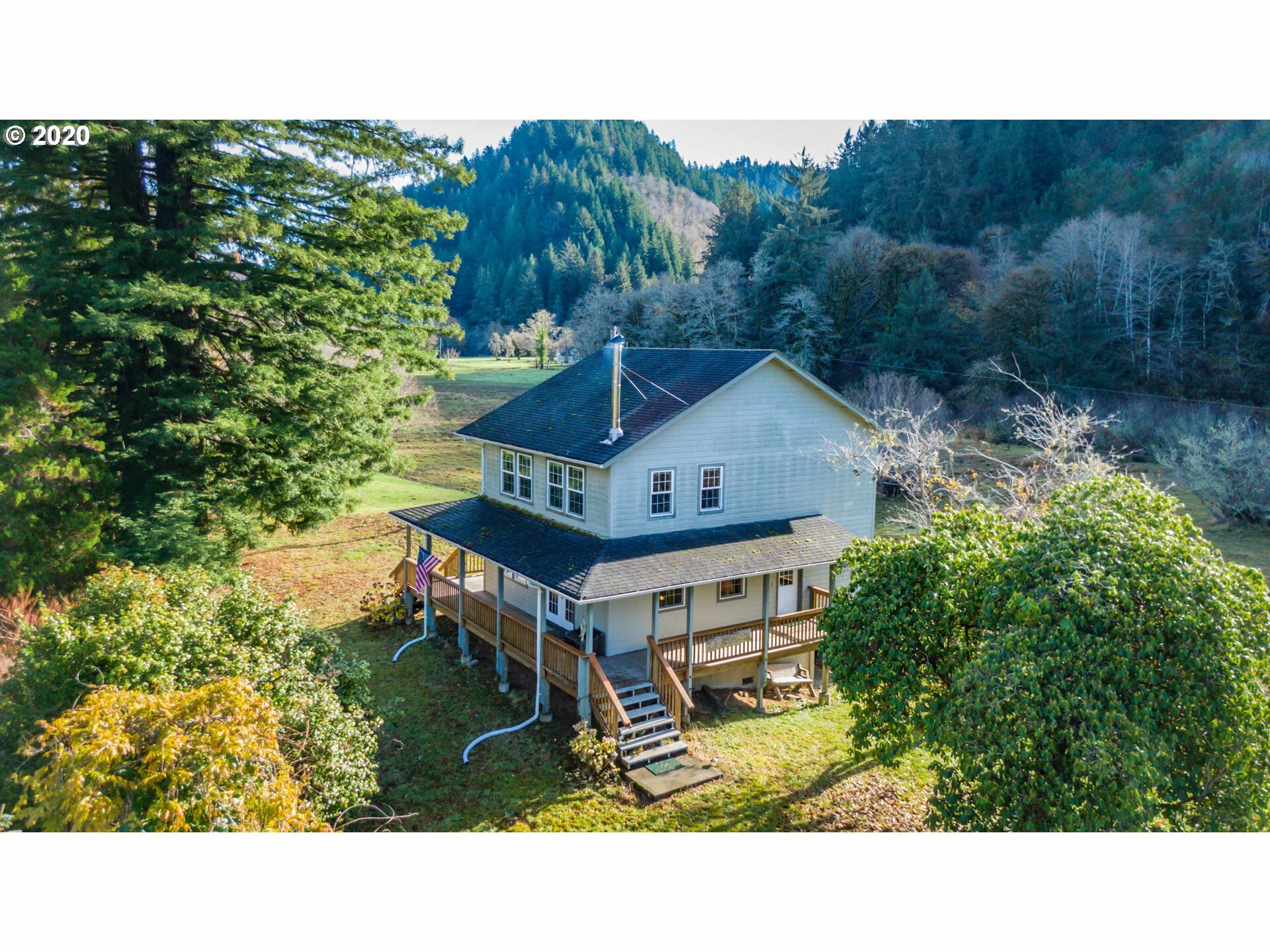 Property Photo: 9331 Bernhardt Creek Rd OR 97453