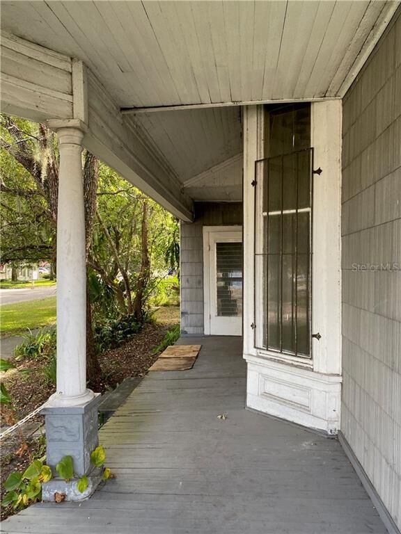 Property Photo:  217 E 3rd Street  FL 32771 