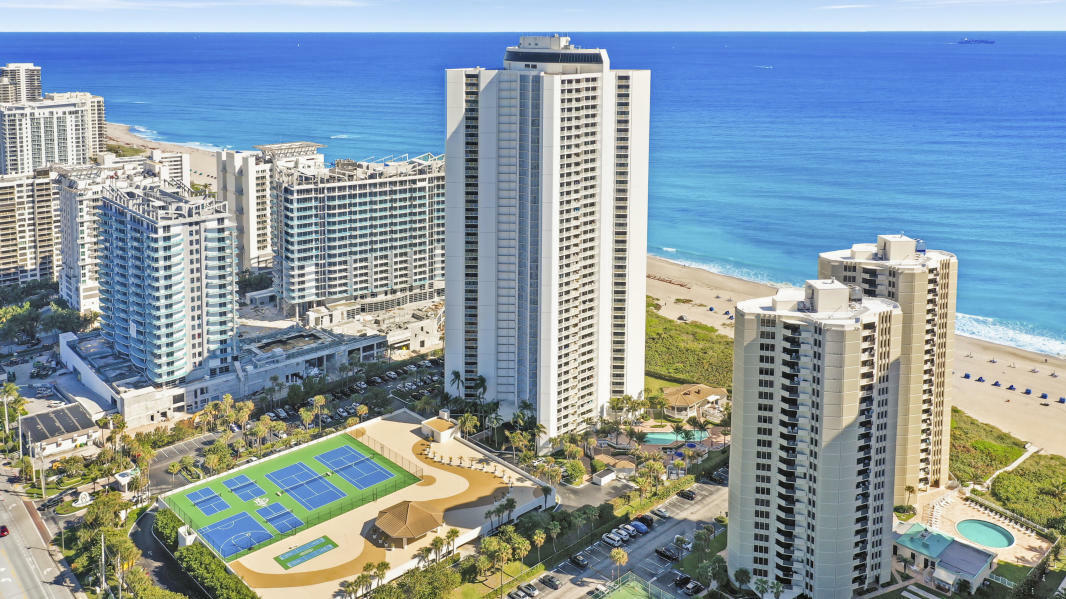 Property Photo: 3000 N Ocean Drive 7A FL 33404