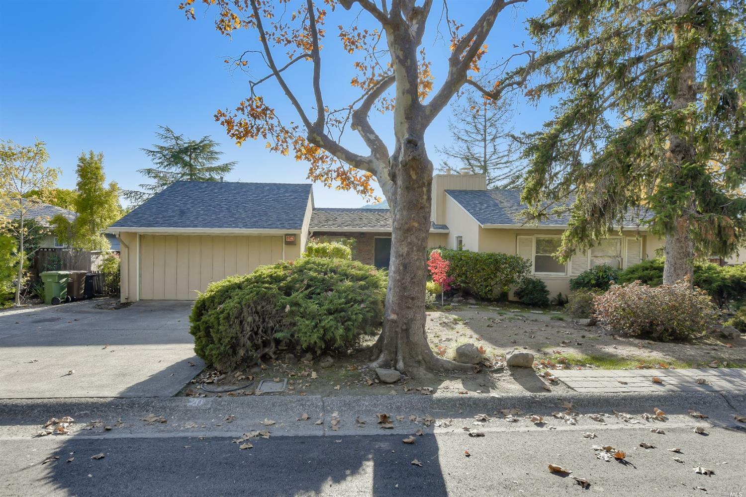 Property Photo:  20 Almenar Drive  CA 94904 