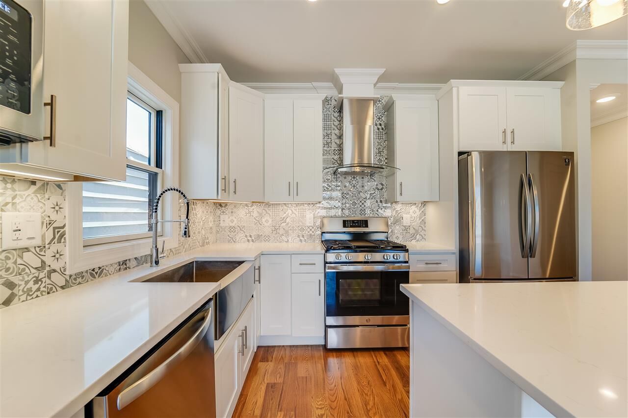 Property Photo:  41 Graham St 2  NJ 07307 