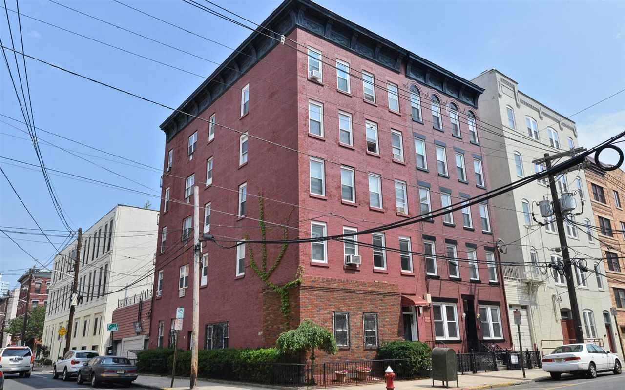 Property Photo:  233 Grand St 2L  NJ 07030 