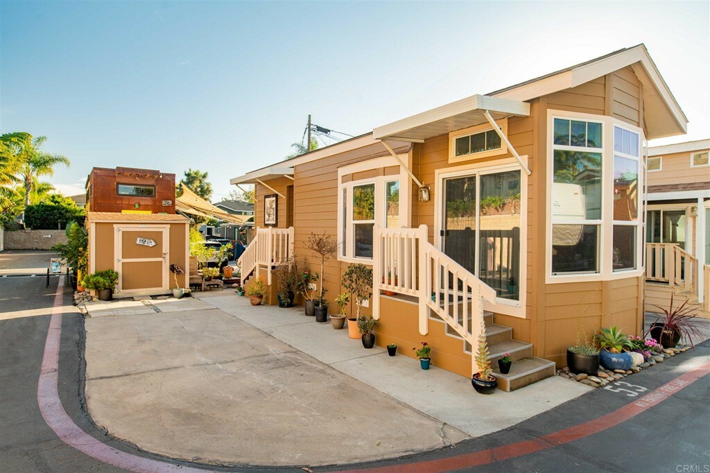 Property Photo:  1549 N Vulcan Ave. 53  CA 92024 