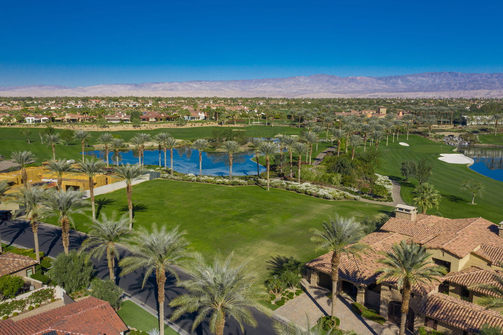 Property Photo: 43252 Via Siena CA 92210