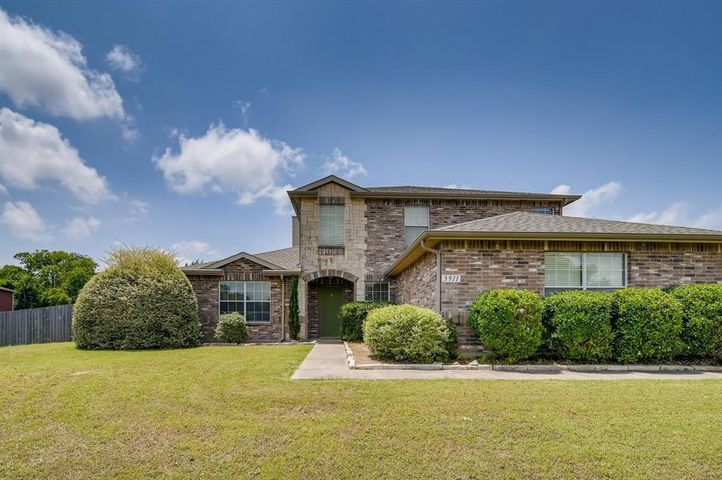Property Photo: 3911 Alpha Way TX 76065
