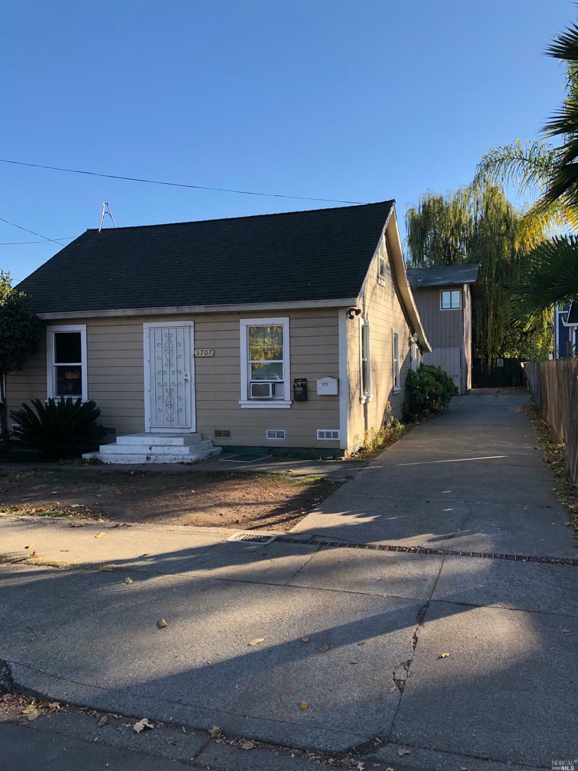 Property Photo:  1707 1711 H Street  CA 94559 