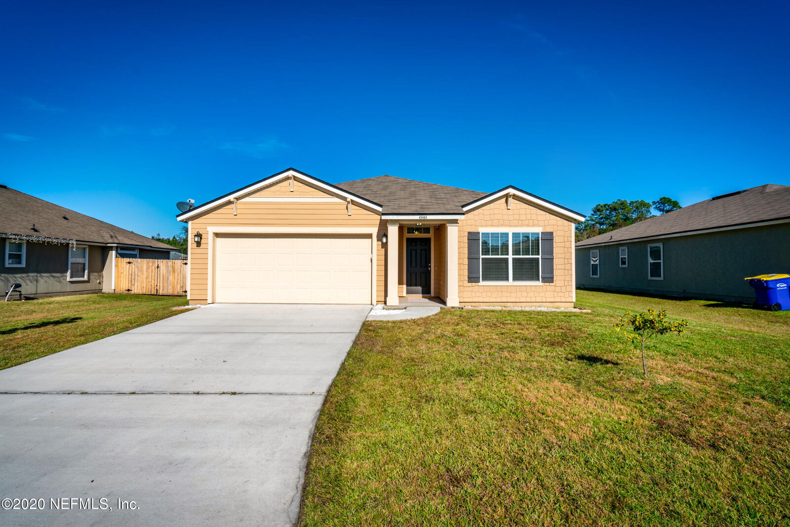 Property Photo: 45463 Ingleham Circle FL 32011