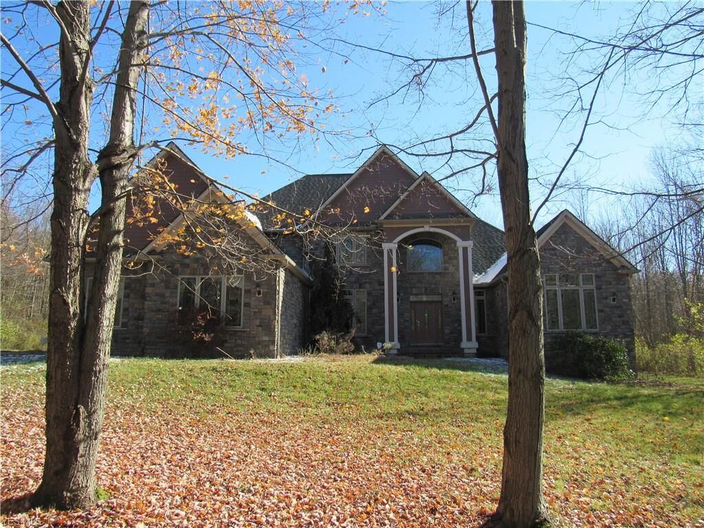 Property Photo:  2403 Hunters Creek Circle  OH 44233 