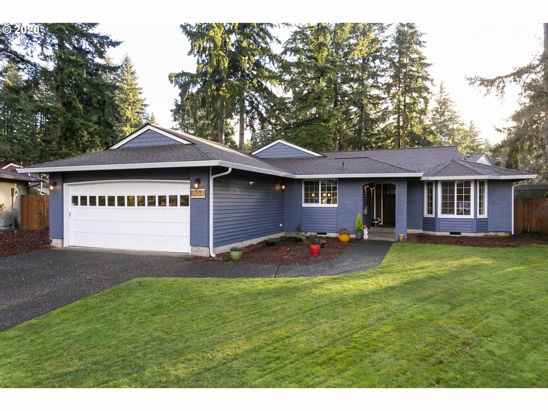 Property Photo:  404 NE Hearthwood Blvd  WA 98684 