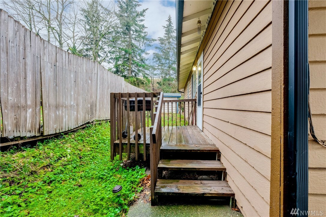 Property Photo:  1109 Brentwood Dr  WA 98312 