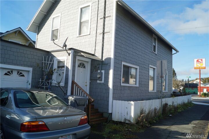 Property Photo: 801 W 2nd St WA 98520