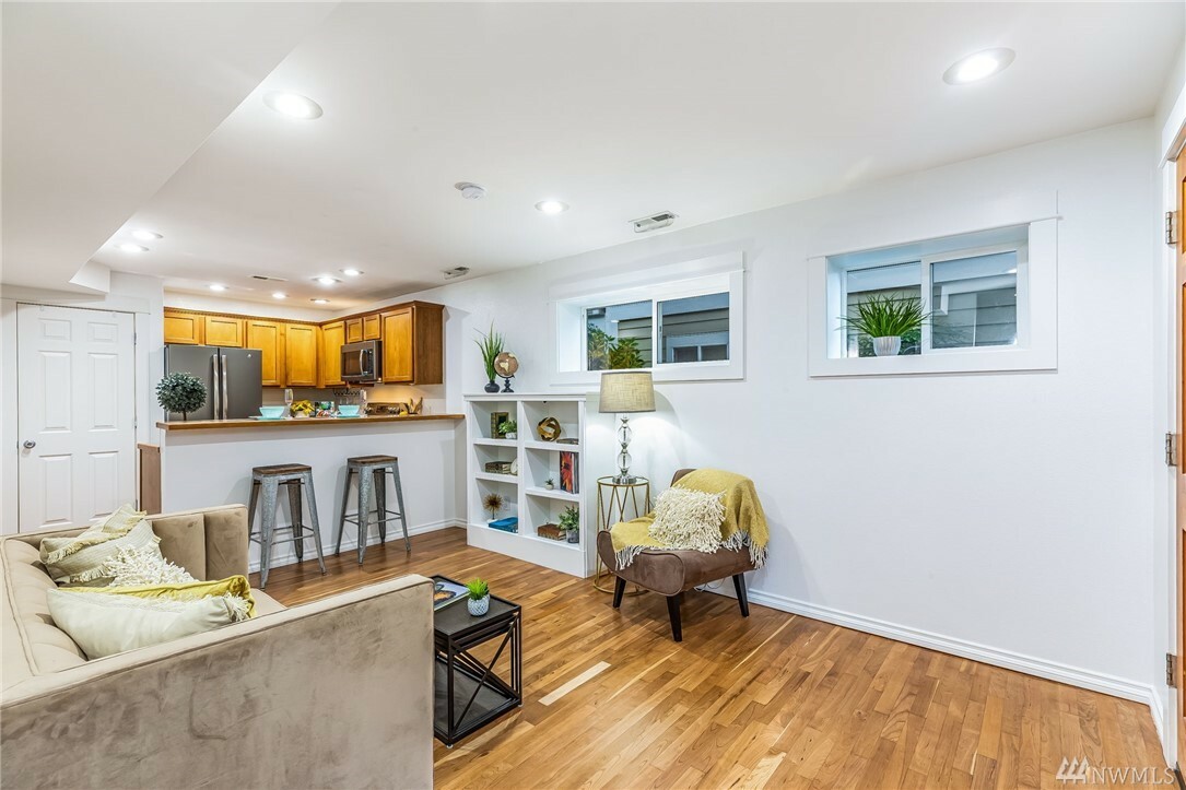Property Photo: 5911 40th Ave SW A WA 98136