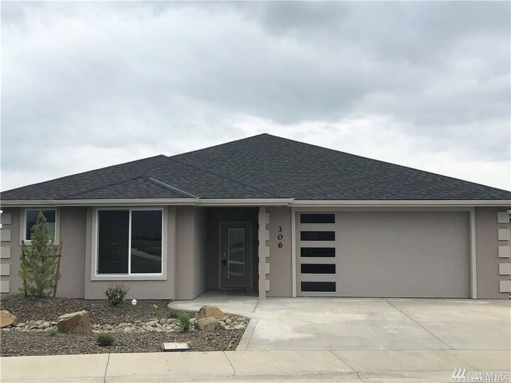 104 E Stanford Ave  Ellensburg WA 98926 photo