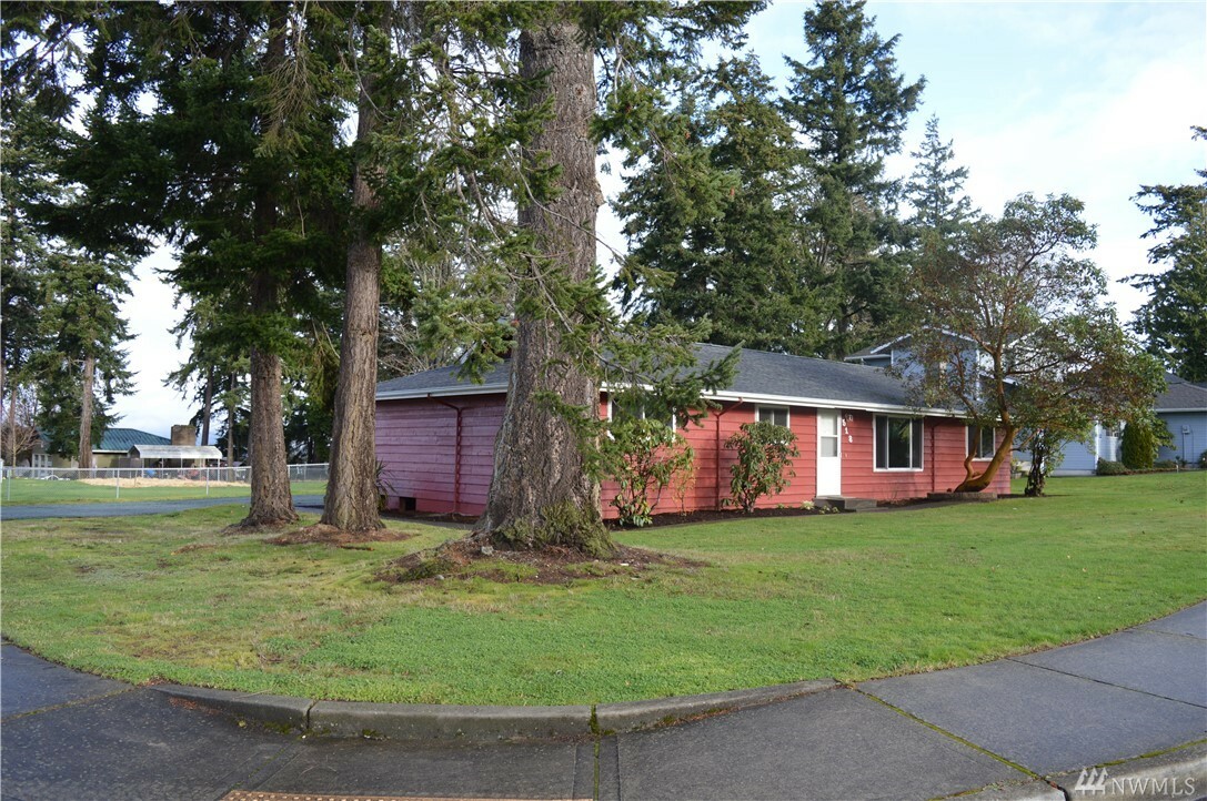 518 Hillcrest Dr  Anacortes WA 98221 photo