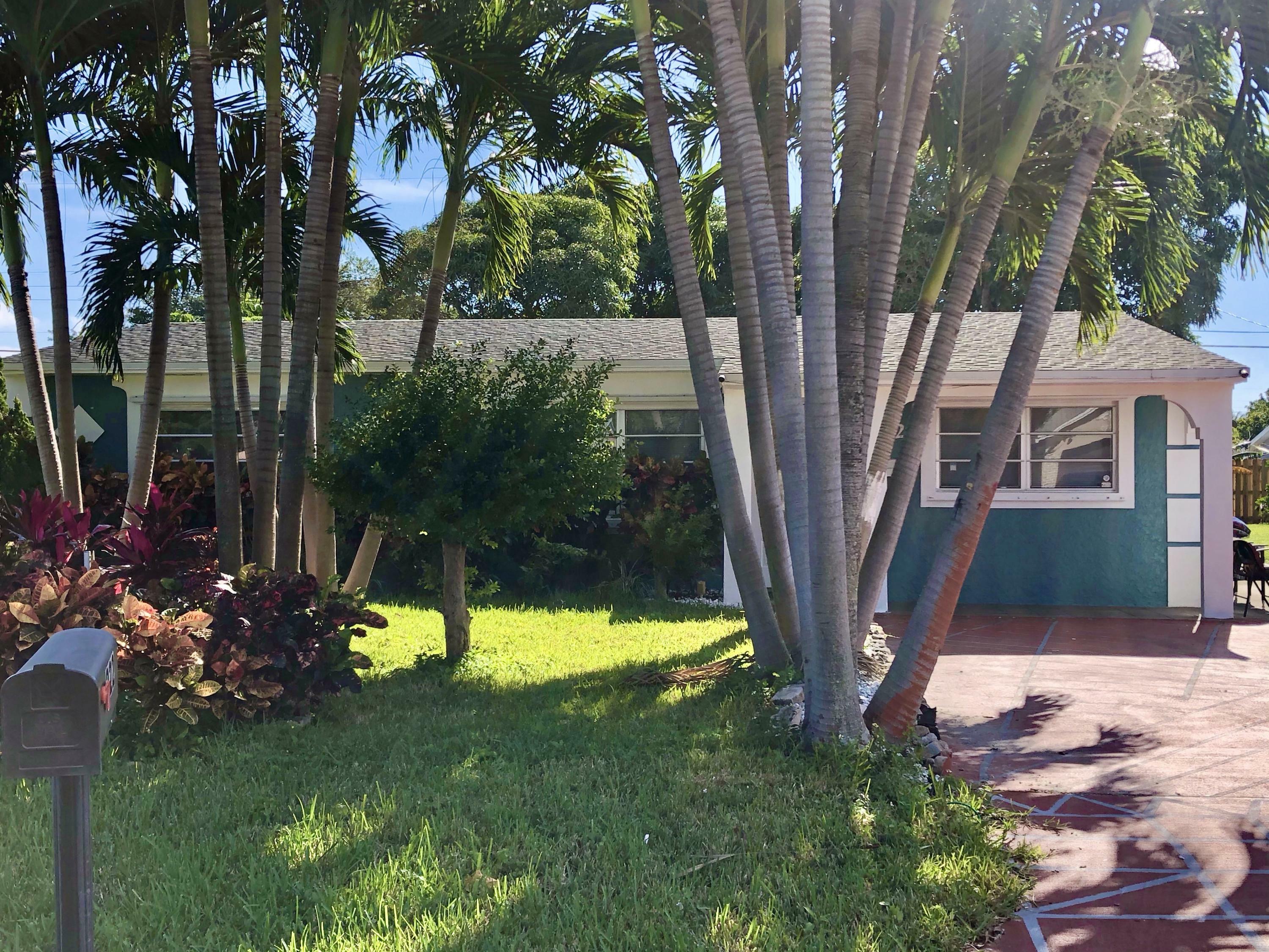 Property Photo:  222 SW 7th Avenue  FL 33435 