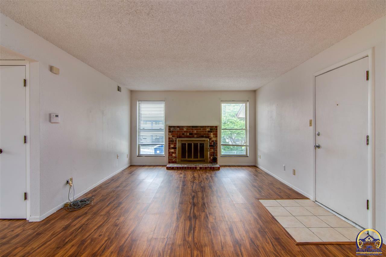 Property Photo:  3001 SW Lydia Ave #211  KS 66611 