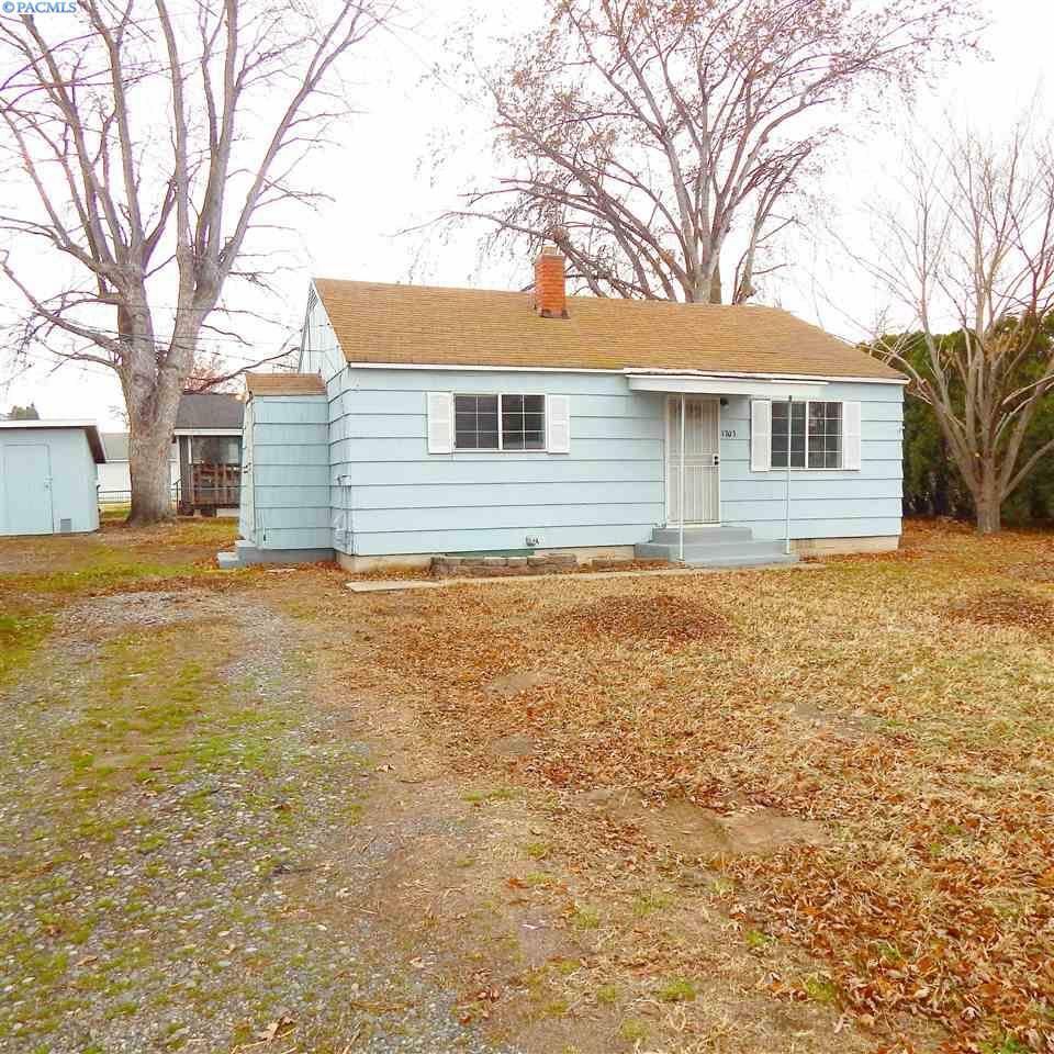 Property Photo: 1703 W 4th Ave WA 99336