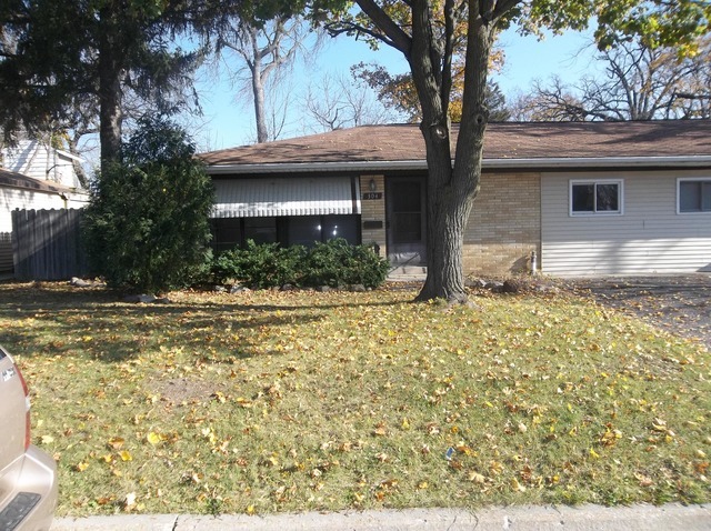 Property Photo:  304 Osage Street  IL 60084 
