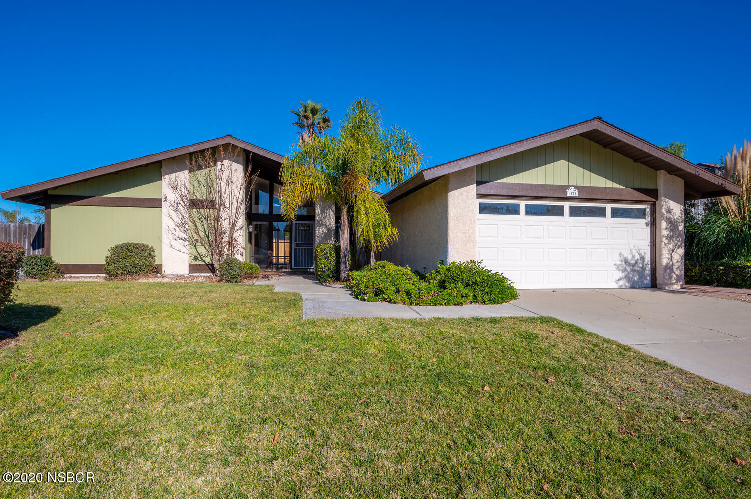 Property Photo:  1529 Tiffany Park Circle  CA 93455 