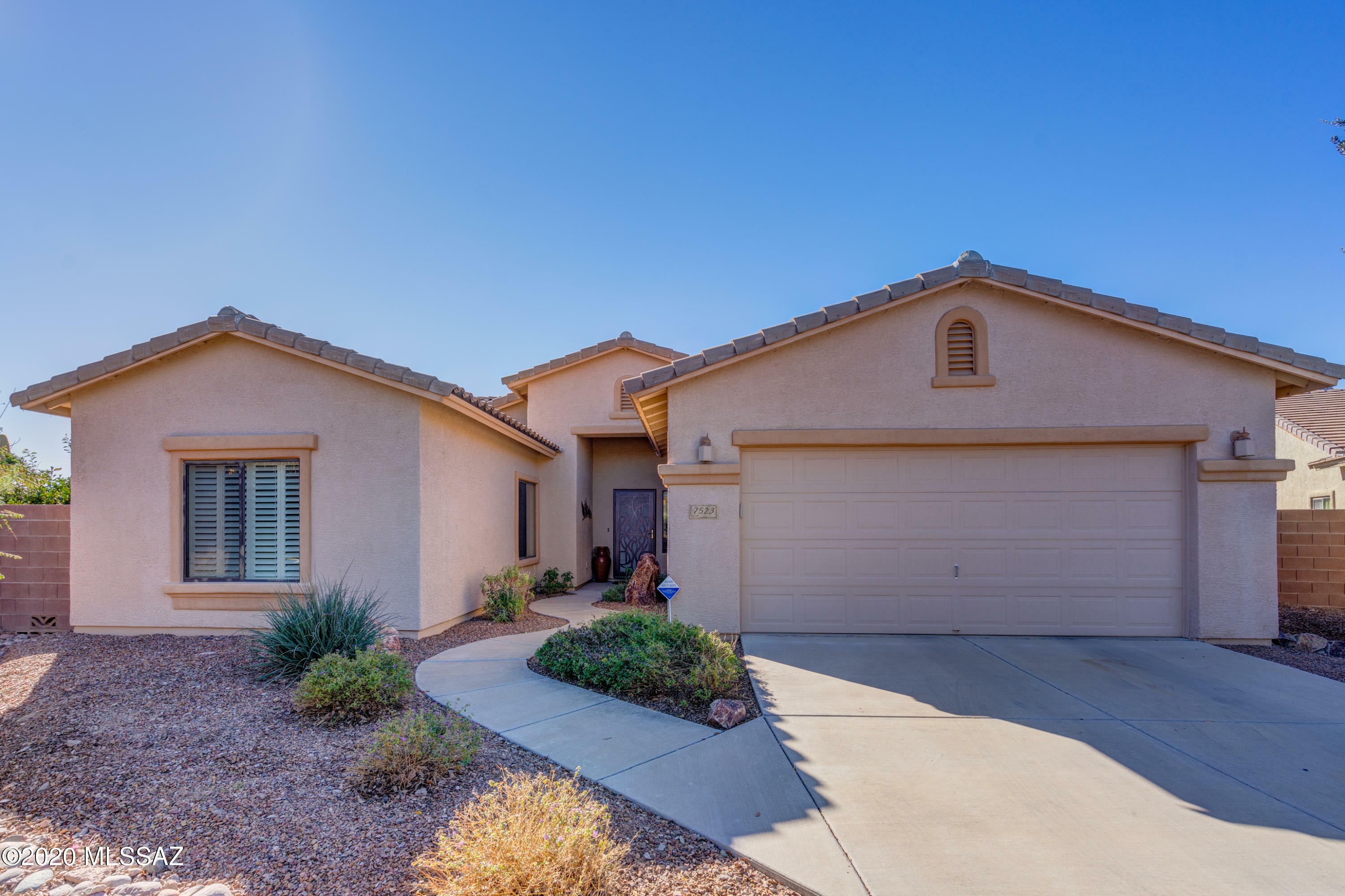 Property Photo:  7523 W Crimson Sky Drive  AZ 85743 