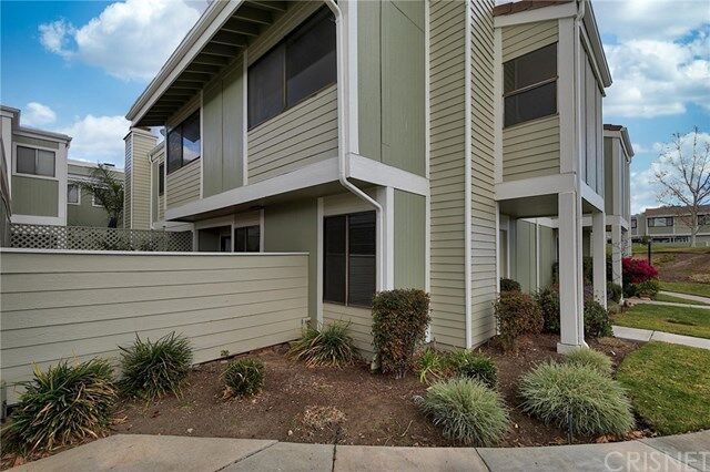 Property Photo:  27117 Crossglade Avenue 2  CA 91351 
