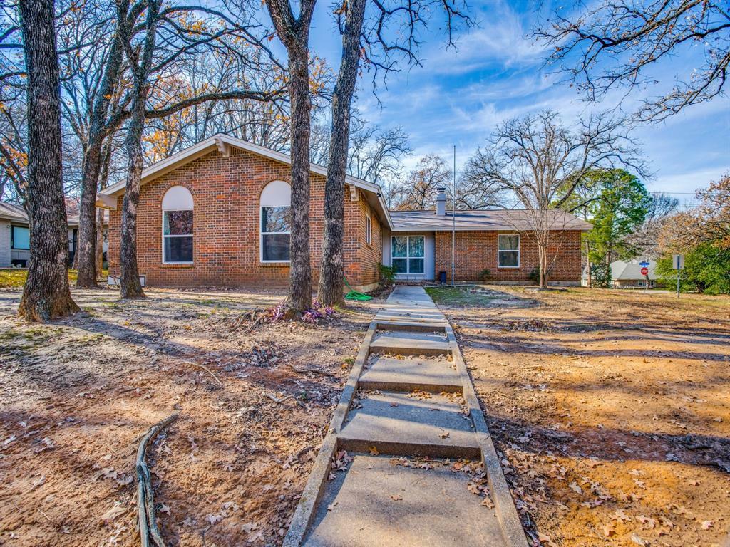 Property Photo:  3710 Hastings Drive  TX 76013 