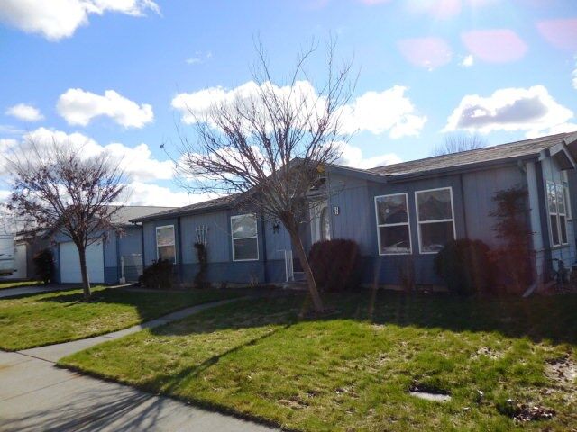 Property Photo:  32 SE Pepperidge Place  WA 99324 