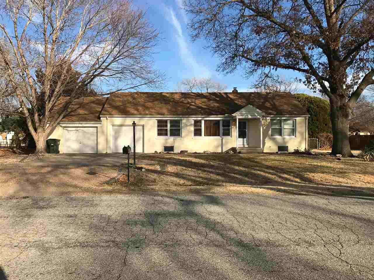 Property Photo: 2638 N Athenian Ave KS 67204