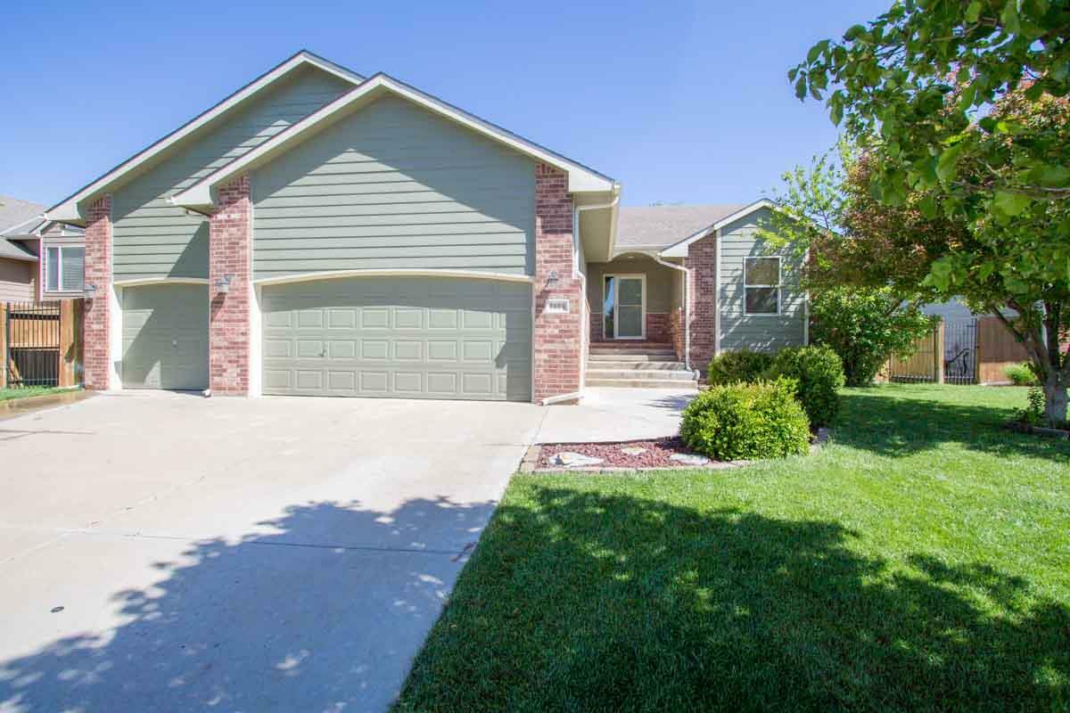 Property Photo:  1614 W Browning Ct  KS 67002 