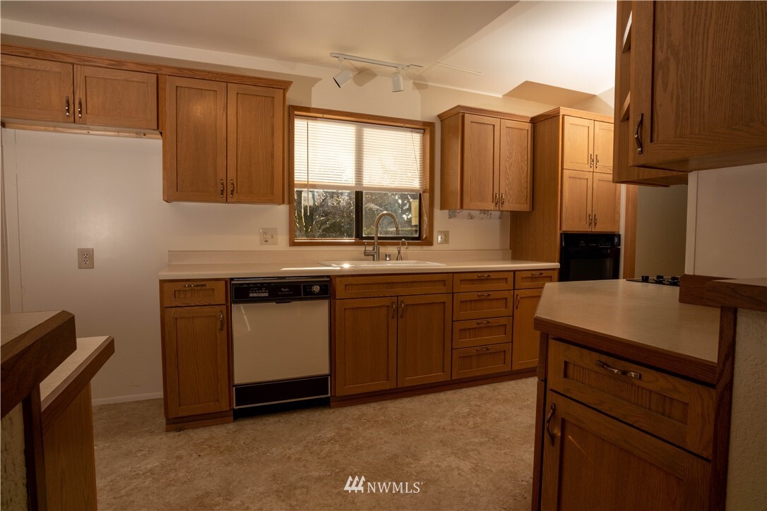Property Photo:  23712 7th Place W  WA 98021 