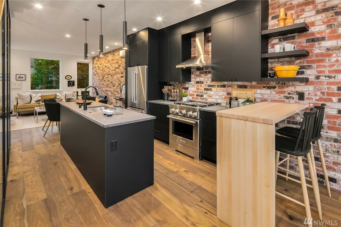 Property Photo: 2361 D Minor Ave E WA 98102