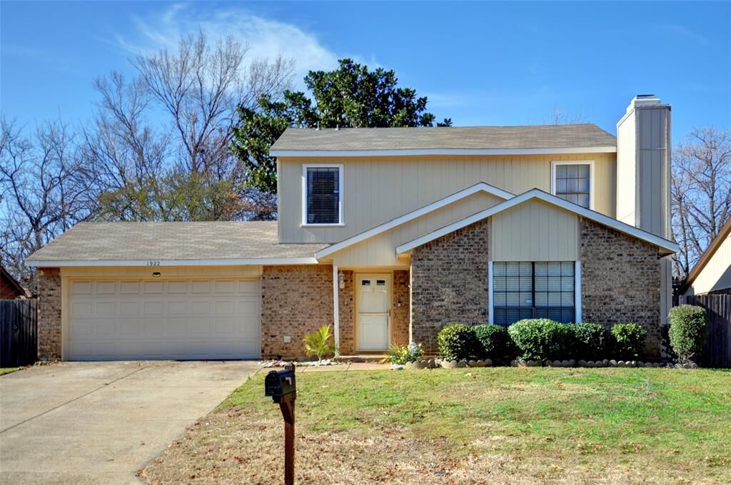 Property Photo:  1922 Bosque Lane  TX 76006 
