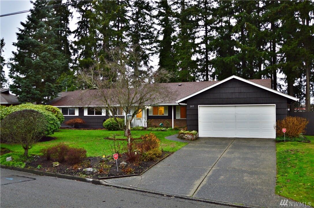 Property Photo: 2615 24th St SE WA 98002
