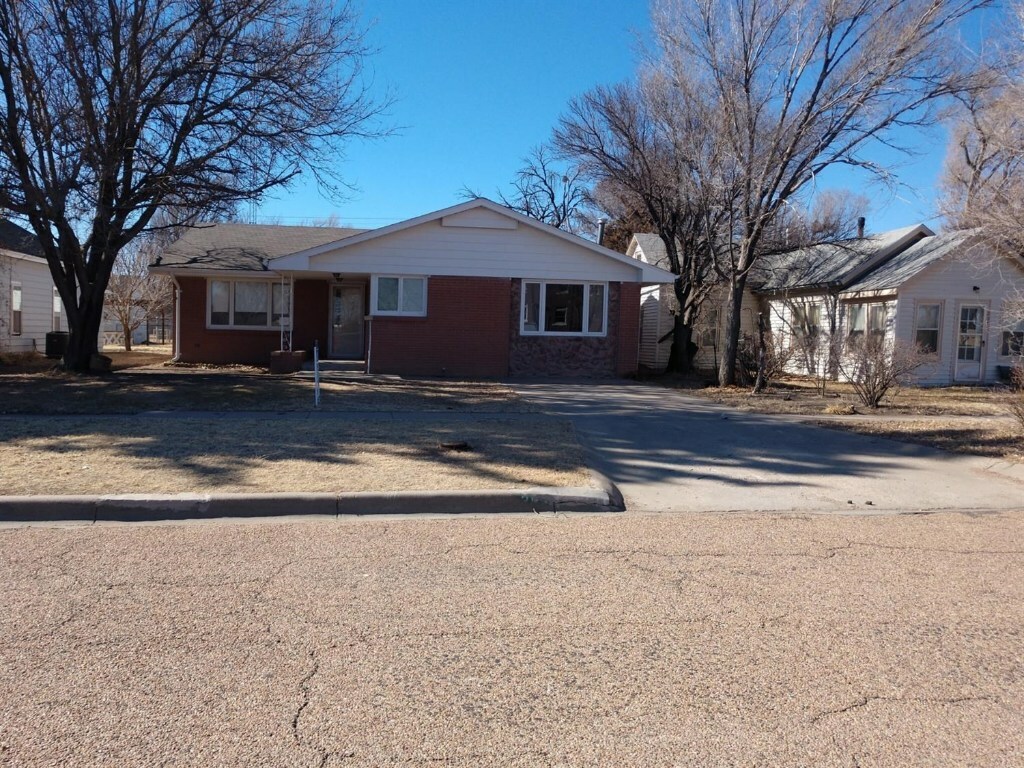 Property Photo:  210 South 3rd St  KS 67861 